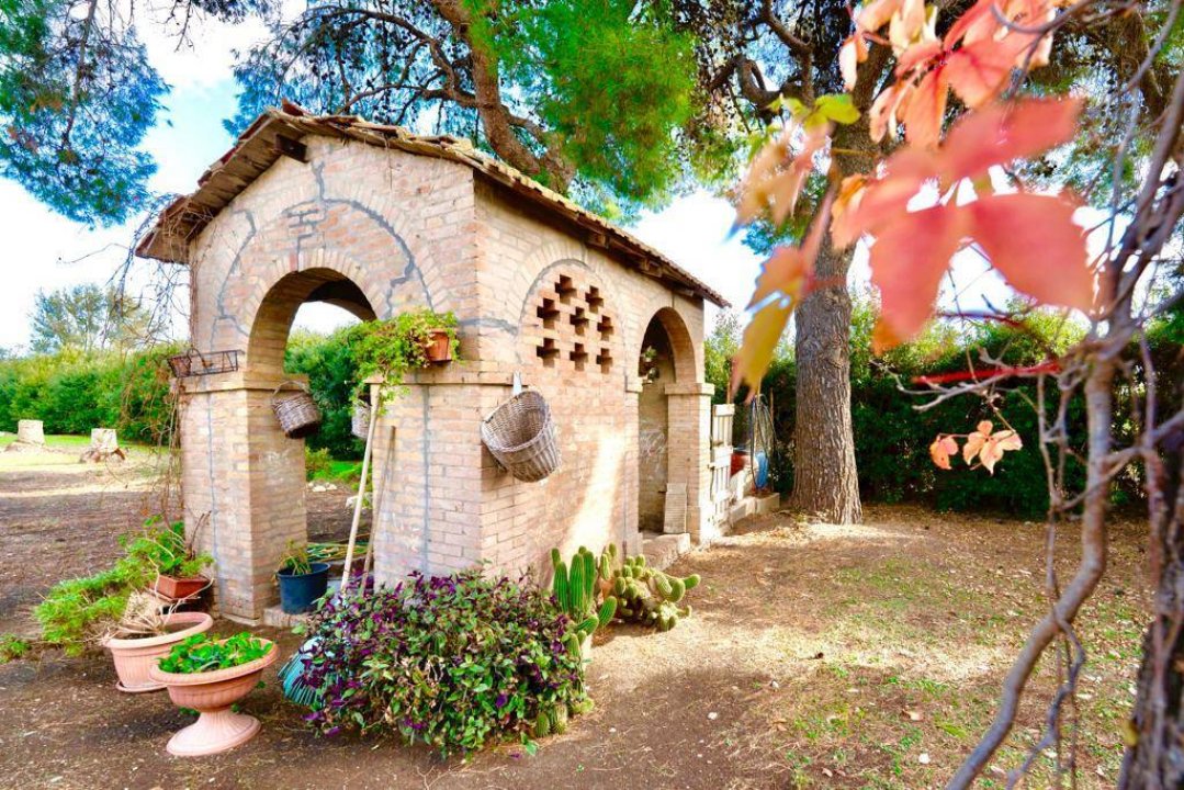A vendre villa in zone tranquille Lucera Puglia foto 46